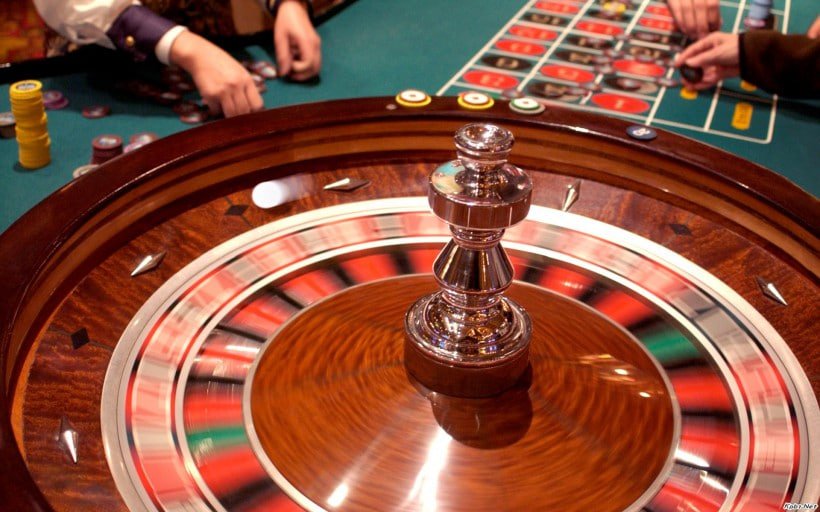 Free spin bonus round showing enhanced multipliers and special features
